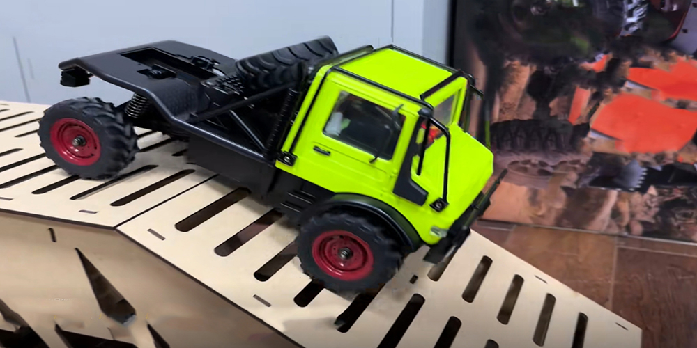 MN333 RC CAR green-1